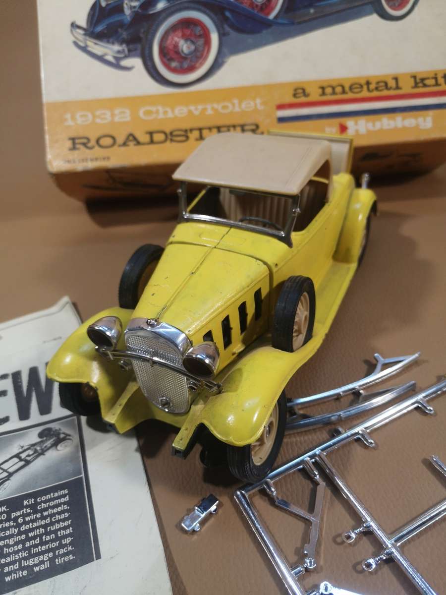 Vintage 1960's Hubley 1932 Chevrolet Roadster METAL Model Car Kit 1:20 Scale