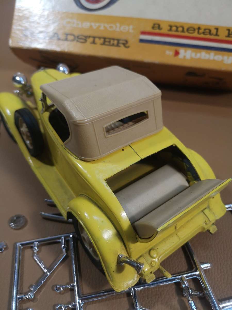 Vintage 1960's Hubley 1932 Chevrolet Roadster METAL Model Car Kit 1:20 Scale