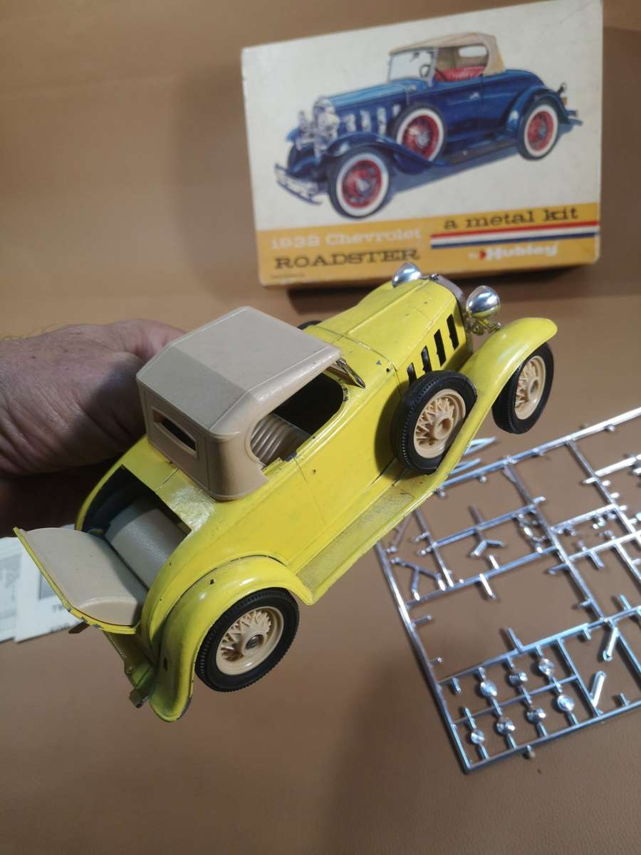 Vintage 1960's Hubley 1932 Chevrolet Roadster METAL Model Car Kit 1:20 Scale