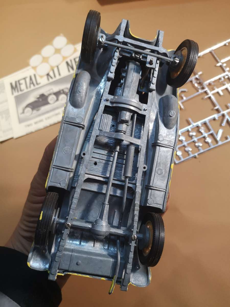 Vintage 1960's Hubley 1932 Chevrolet Roadster METAL Model Car Kit 1:20 Scale