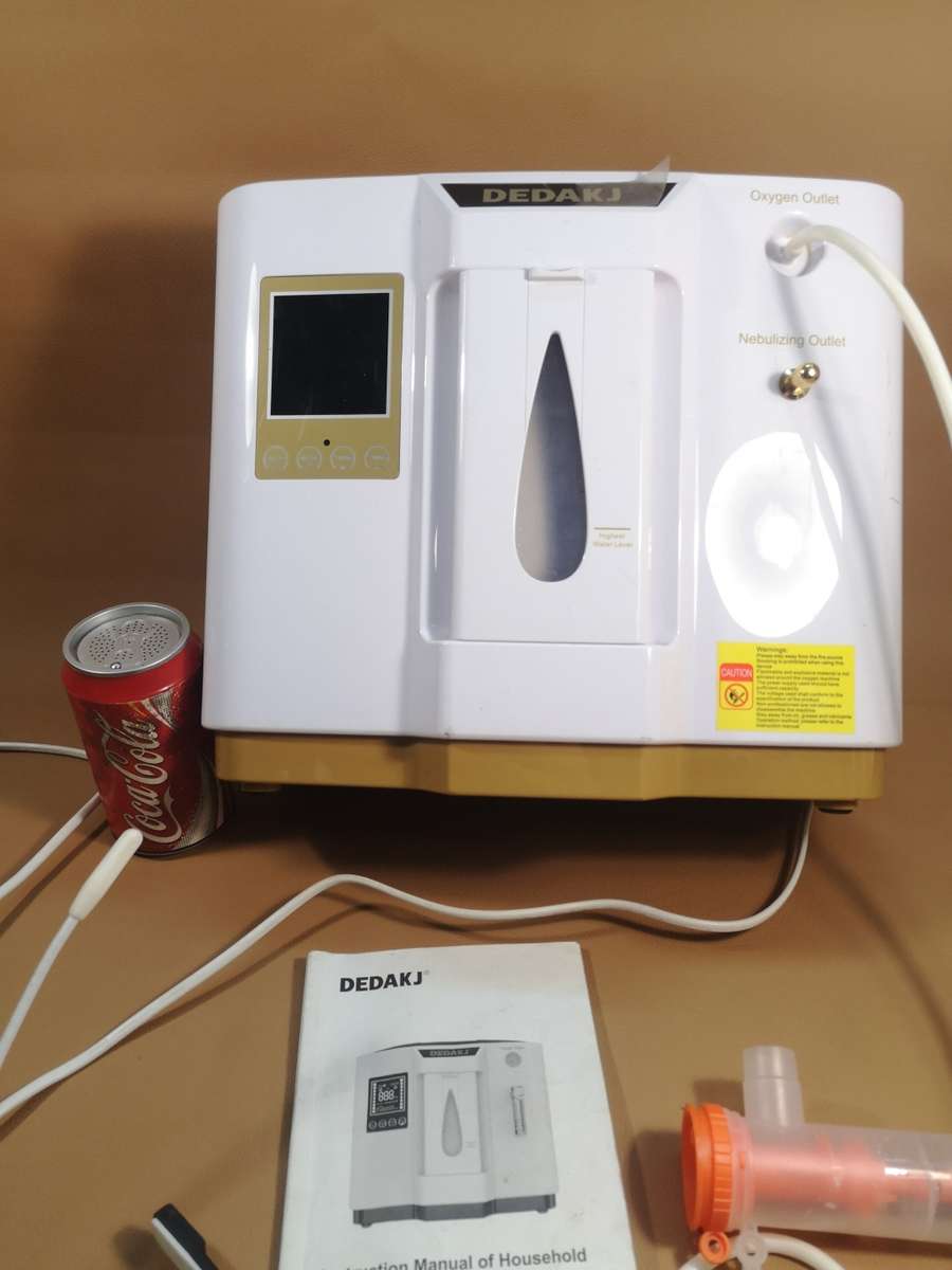 7 Litre Dedakj Portable Home Oxygen Concentrator with remote (2-in-1 with Nebulizer) Like New