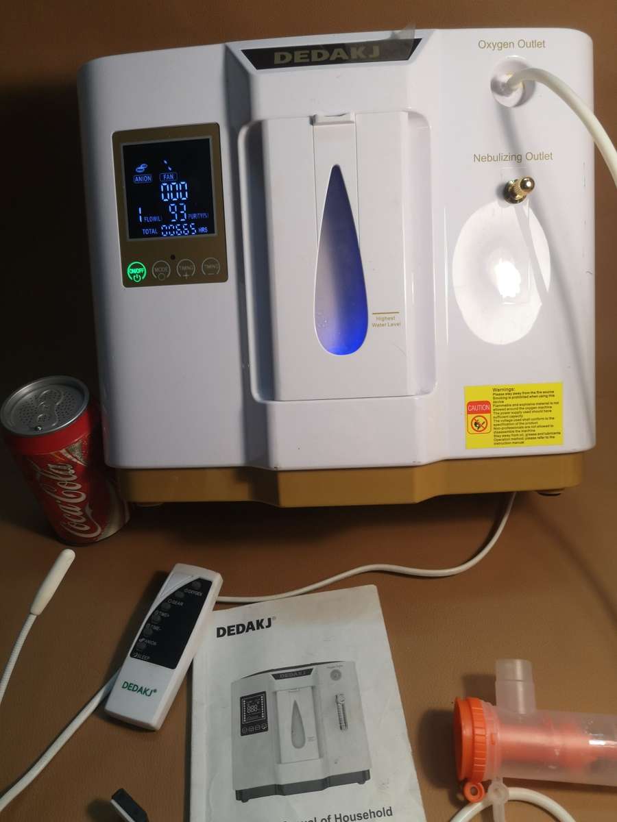 7 Litre Dedakj Portable Home Oxygen Concentrator with remote (2-in-1 with Nebulizer) Like New