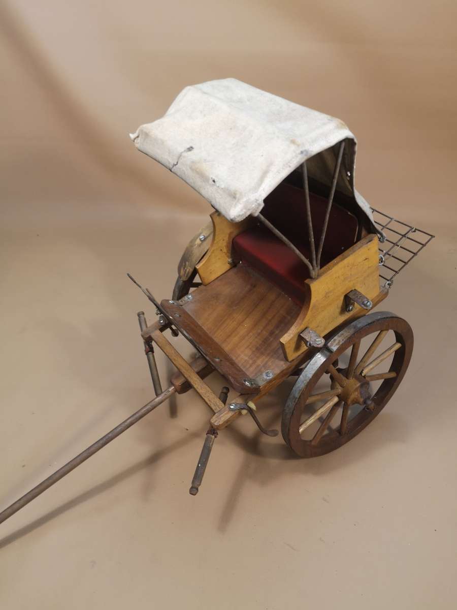 Magnificent Vintage Large Doctor`s carriage model