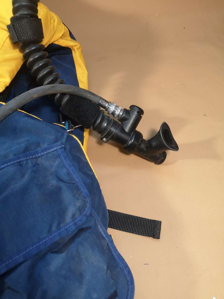 SCUBA DIVING EQUIMENT