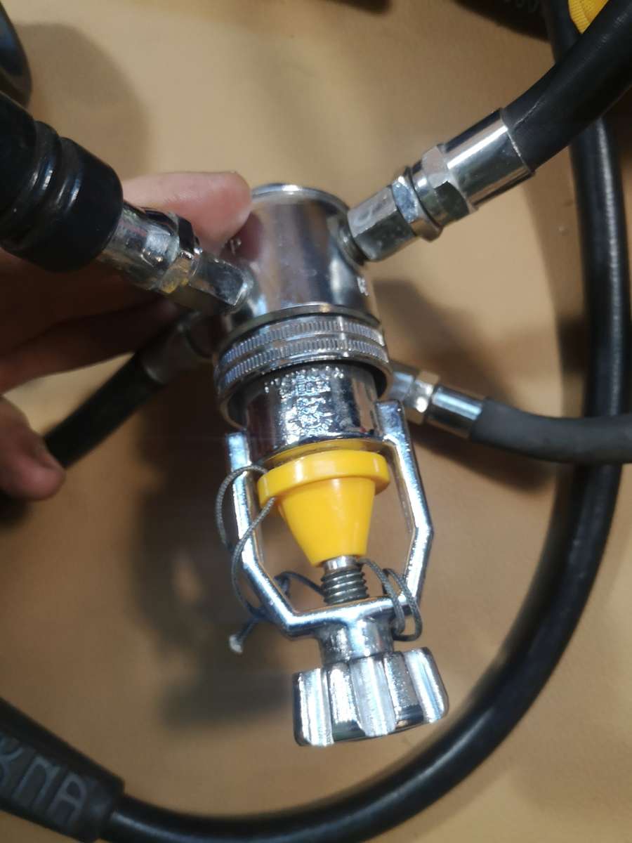 SCUBA DIVING EQUIMENT