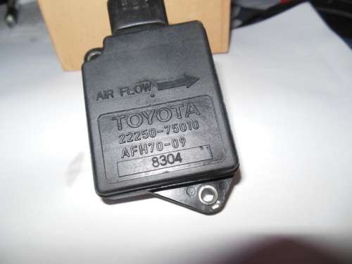 TOYOTA HILUX HIACE LAND CRUISER ORIGINAL HITACHI MAF SENSOR 22250-75010 / AFH70-09