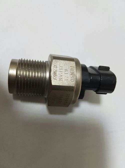 HILUX PRADO 1KD-FTV / 2KD-FTV DENSO RAIL PRESSURE SENSOR 89458-71010 / 499000-6121