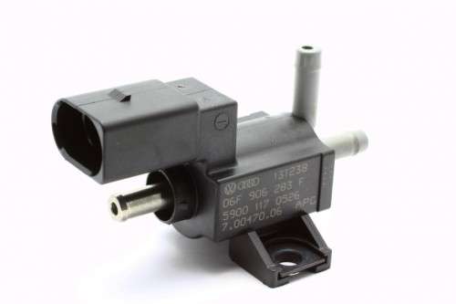VW AUDI  ORIGINAL TURBO BOOST PRESSURE SOLENOID 06F906283F