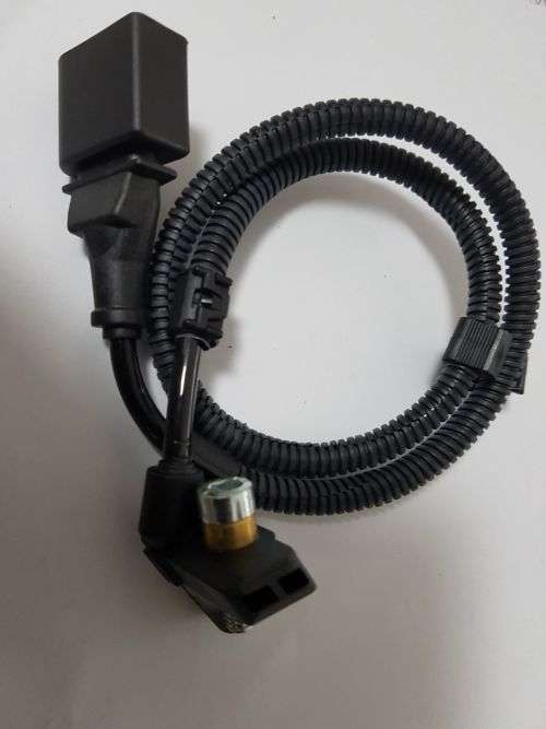 VW POLO SEAT  CRANKSHAFT SENSOR 030657147S 0261210257/258