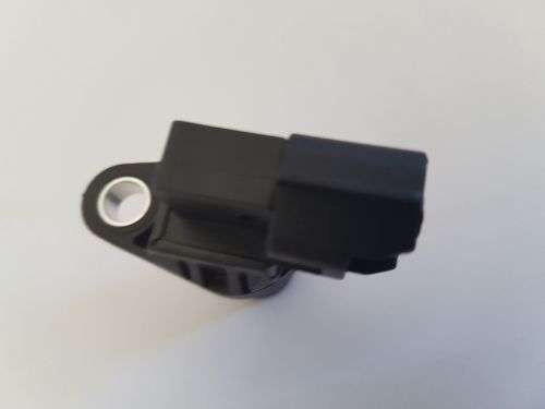 MAZDA CAMSHAFT POSITION SENSOR ZL01-18-230 / J5T30571