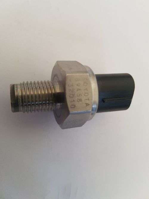 TOYOTA AVENSIS RAV4 ORIGINAL Rail Pressure Sensor 89458-32010 8945832010
