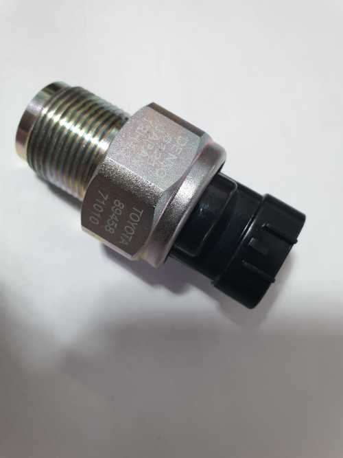 TOYOTA HILUX PRADO 1KD-FTV / 2KD-FTV DENSO RAIL PRESSURE SENSOR 89458-71010 / 4999000-6121