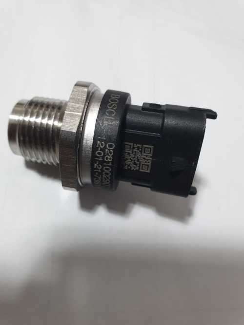 MERCEDES RENAULT FIAT VW BOSCH FUEL RAIL PRESSURE SENSOR 0281002907 / 0281002720