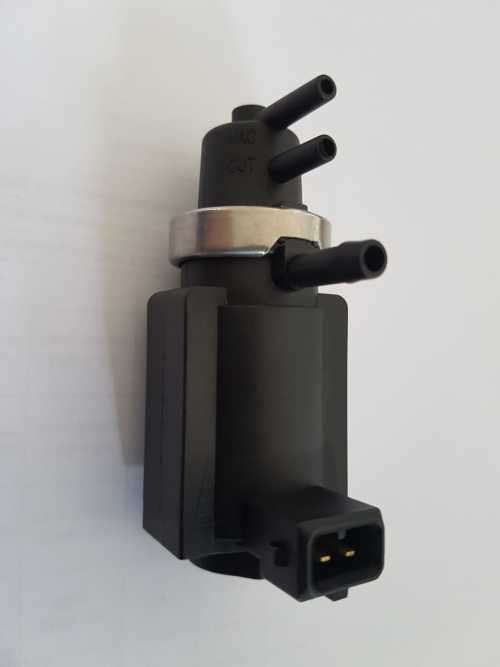 Nissan Navara Turbo Pressure Solenoid Valve 14956-Eb300 14956-Eb30a 14956-Eb70b