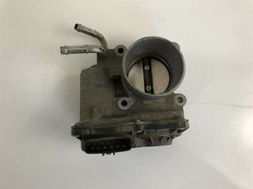Toyota Yaris Verso Original Throttle Body 22030-47010