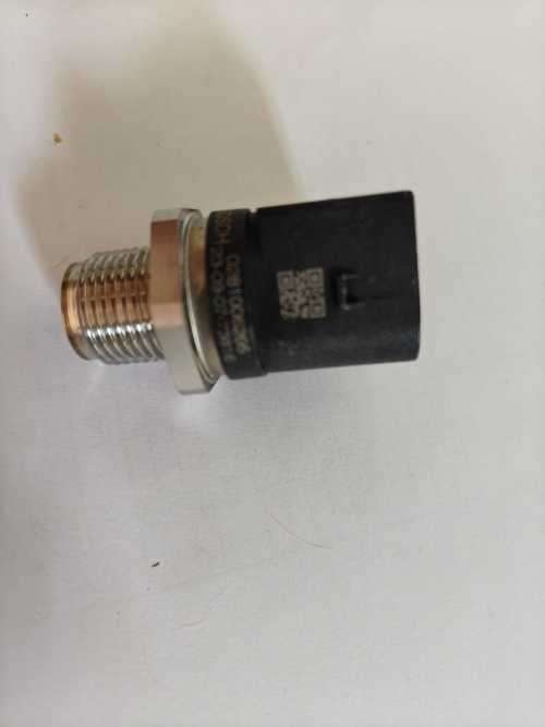 Mercedes  Bosch Fuel Rail Pressure Sensor 0281006266 0281006267 A0009052701