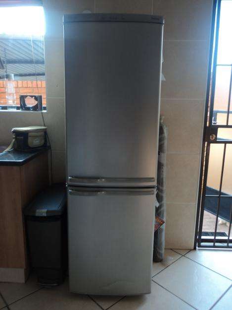 Samsung Cool n Cool RL28FBSI1. 247Liter. 100% working and in good condition. Read description.