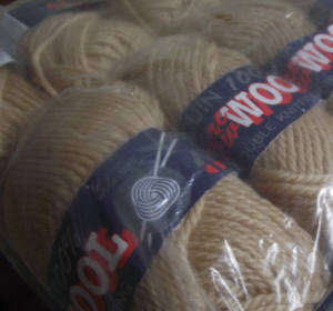 50g Camel Pingouin 100% Pure Wool (Double)