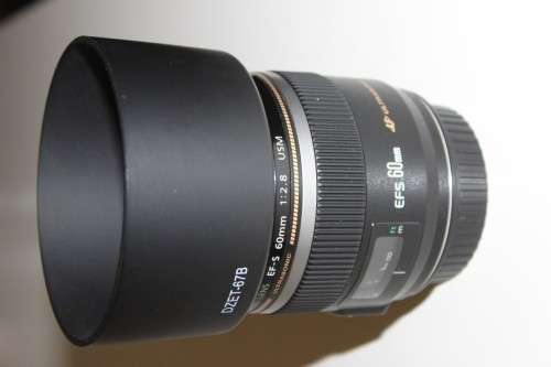 Canon EFS 60mm f2.8 USM Macro lens