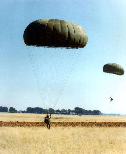 Parachute - "Pampoen" Saviac Mk III - Canopy and complete harness!!