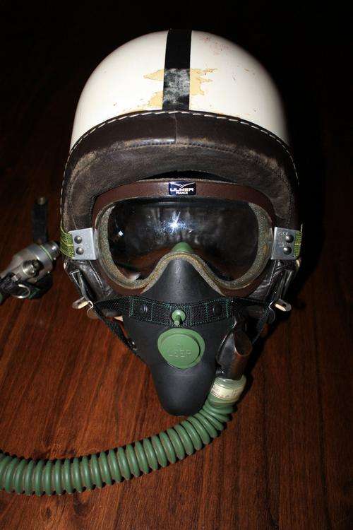 Parachute Regiment/ Special Forces HALO/ HAHO O2 Helmet, bail-out bottle, mask and goggles.