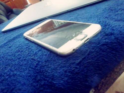 Iphone 6 for Spares LCD CRACKED - *****LOW LOW SHIPPING ****