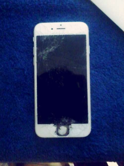 Iphone 6 for Spares LCD CRACKED - *****LOW LOW SHIPPING ****