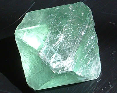 Green Fluorite / Fluorspar Octahedron Pointed Crystal (164,7ct) | 100% Natural Untreated Unheated