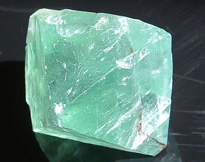 Green Fluorite / Fluorspar Octahedron Pointed Crystal  (191,15ct) | 100% Natural Untreated Unheated