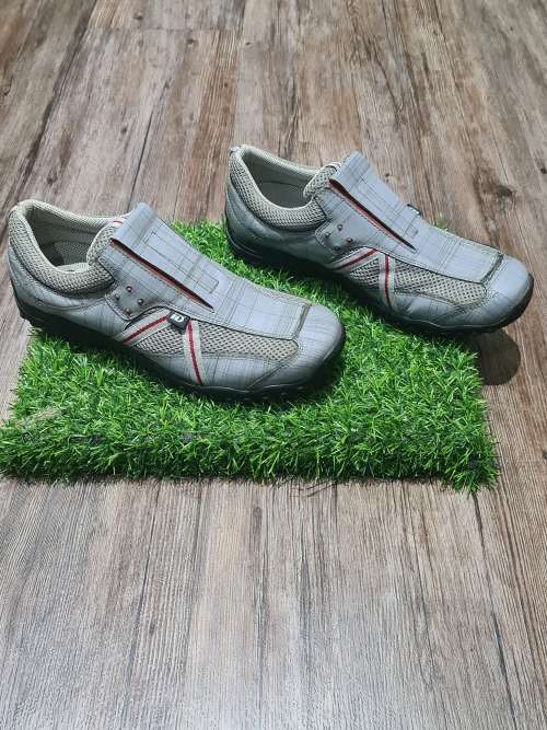 NEW ORIGINAL ID RETRO SNEAKER UK 8 ( SEE DESCRIPTION)