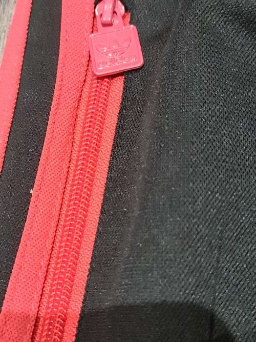 NEW ORIGINAL MEDIUM LADIES ADIDAS TRACKSUIT (SEE DESCRIPTION)