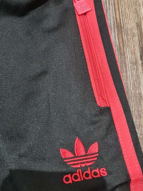 NEW ORIGINAL MEDIUM LADIES ADIDAS TRACKSUIT (SEE DESCRIPTION)