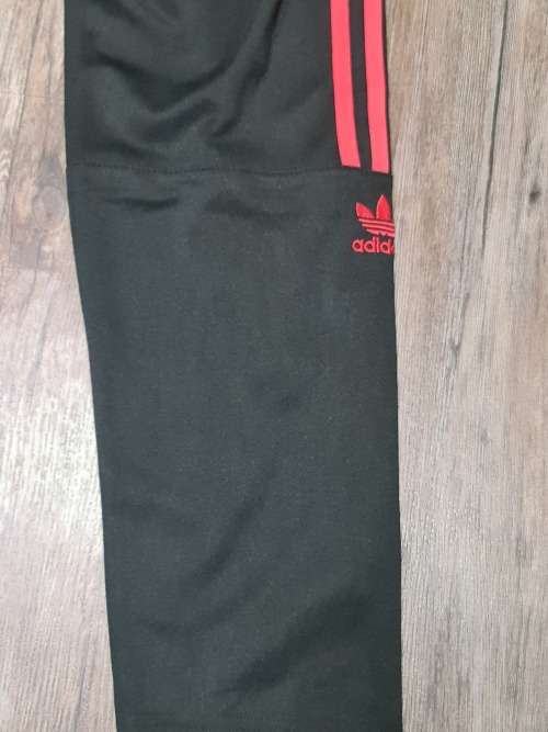 NEW ORIGINAL MEDIUM LADIES ADIDAS TRACKSUIT (SEE DESCRIPTION)