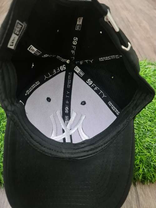 NEW BRANDED NEW ERA CAP (SEE DESCRIPTION)