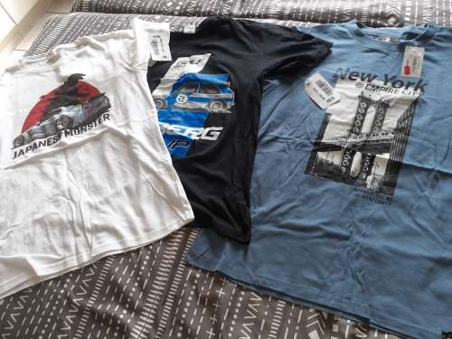 THREE T SHIRTS MEN SIZE SMALL BRAND NEW
