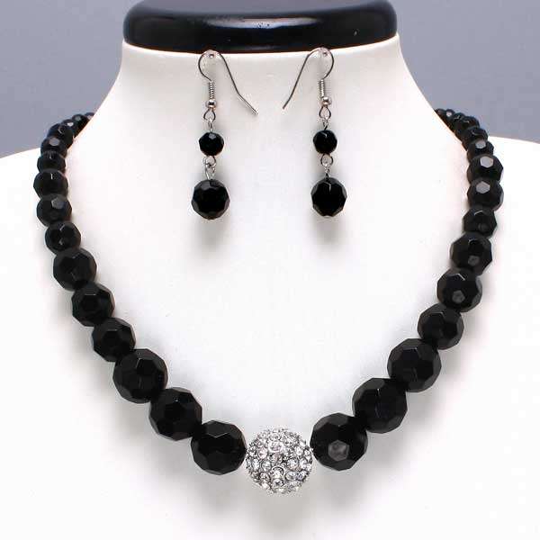 CLEAR CRYSTAL & JET BLACK BEADED NECKLACE SET