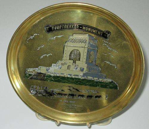 VOORTREKKER MONUMENT TRAY 16 DESEMBER 1949  18CM X 18 CM