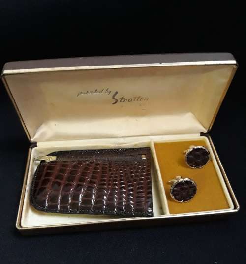 Vintage Aligator Skin Cufflinks And Key Holder Set. In Original Box      C35