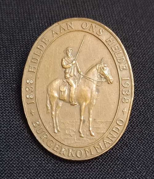 Great Trek Centenary 1938 Burgerkommando. Hulde Aan Ons Helde  Size: 36 x 28mm          SS10