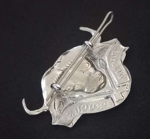 32 BATTALION CHROMED BERET BADGE         X195