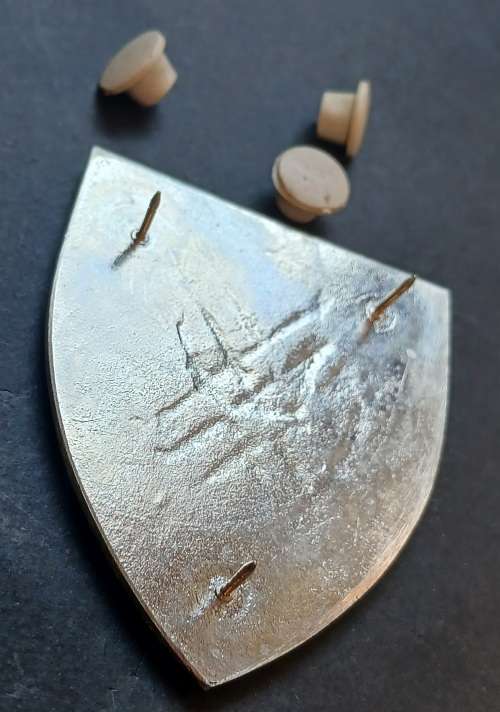 SADF 32 Battalion Shoulder Flash  ( With Gold Arrows )                        F27