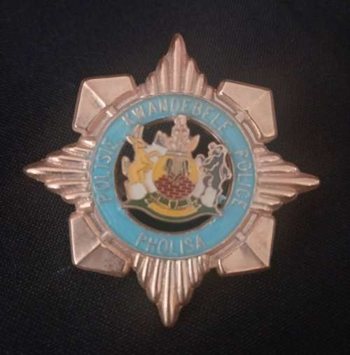 KWANDEBELE POLICE CAP BADGE                      F49