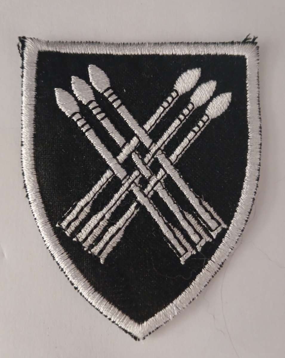 32 Battalion cloth patch               F173