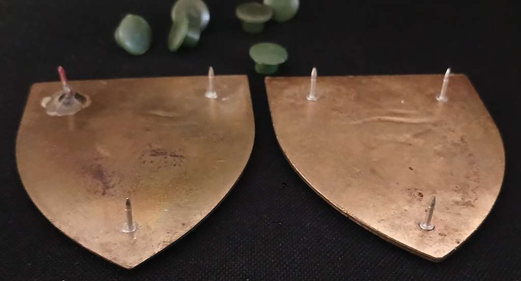 SA. ARMY NORTH WEST COMMAND MAINTENANCE UNIT SOULDER FLASHES (One Pin Repaired)  D158