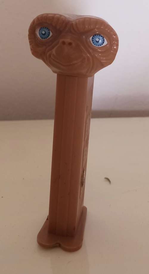 ET PEZ Dispenser