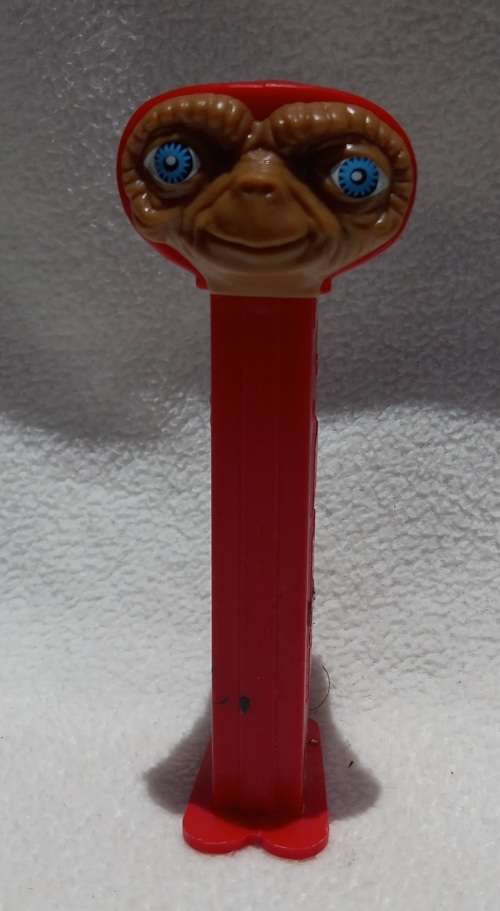 ET PEZ dispenser