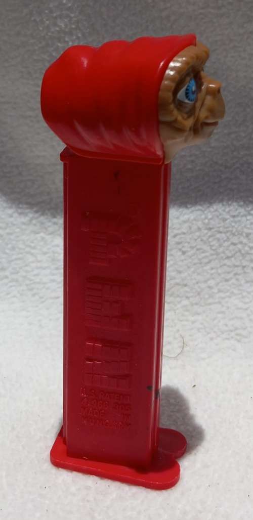 ET PEZ dispenser