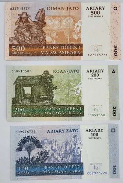 3 x 2014 Madagascar Banknotes Set. 100, 200 & 500 Ariary Banknotes in Crisp Condition