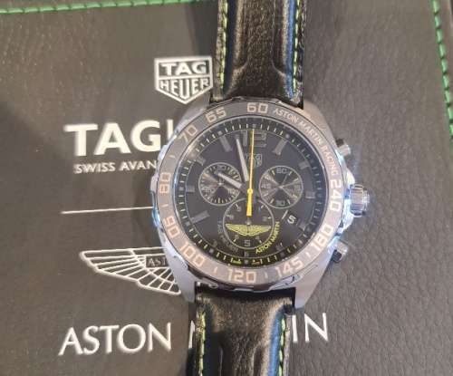 Tag Heuer F1 Chrono Aston Martin Limited Edition CAZ101P.FC8245 Mint Condition and complete set!