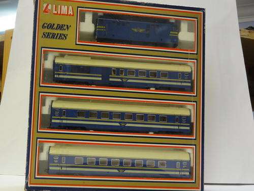 LIMA BLUE TRAIN SET PLUS EXTRA COACH